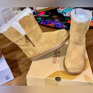 NIB UGG ARIBEL SHORT SIDE ZIP FUR LINED BOOTS GIRLS 2 TAN RETAIL SOLD OUT $75